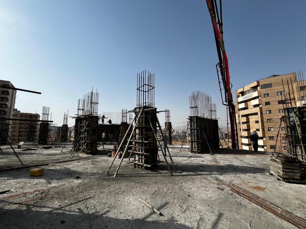 بتنریزی دیوار و ستون پنجم بلوک 37